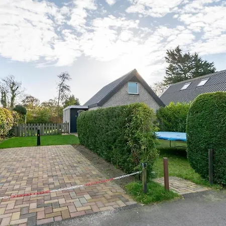 Vakantiehuis With Outdoor Lounging Sint Maartensvlotbrug