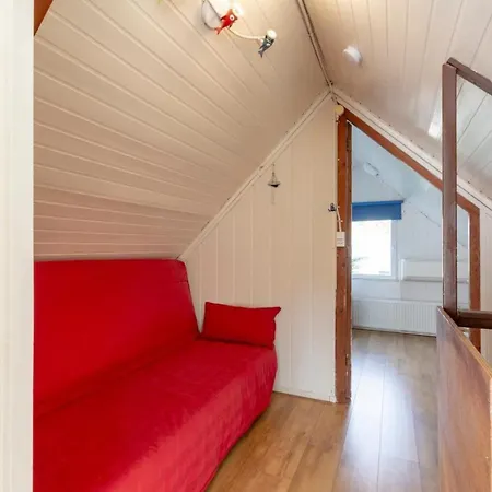 Vakantiehuis With Outdoor Lounging Sint Maartensvlotbrug