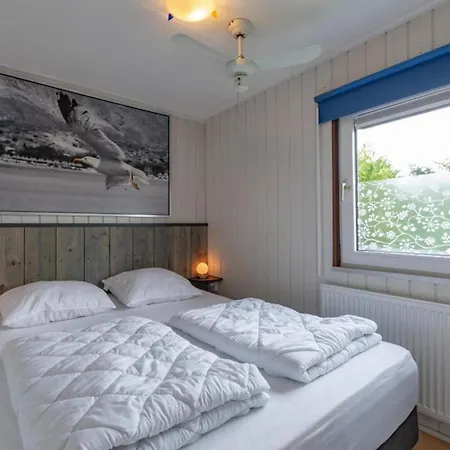 Vakantiehuis With Outdoor Lounging *