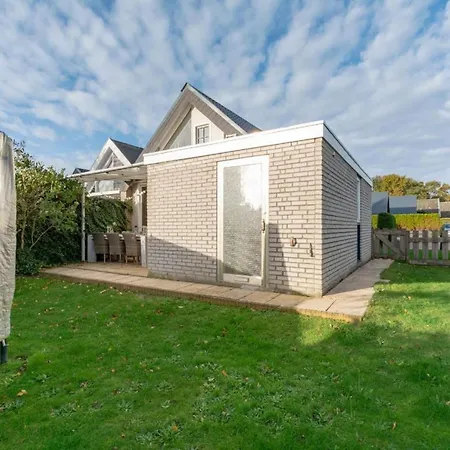 Vakantiehuis With Outdoor Lounging