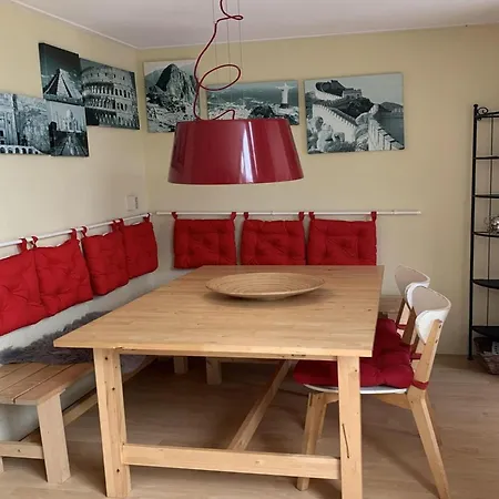 Vakantiehuis With Outdoor Lounging *