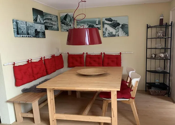 Feriehus With Outdoor Lounging *