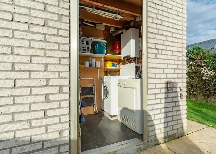 With Outdoor Lounging Feriehus *