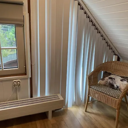 With Outdoor Lounging Semesterbostad *