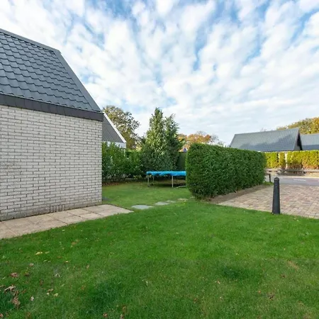 With Outdoor Lounging Semesterbostad *